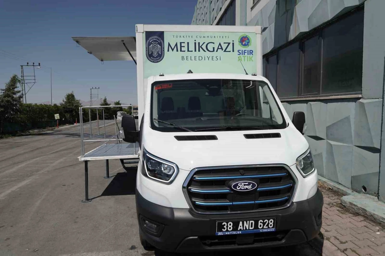 Başkan Palancıoğlu’ndan Sıfır Atık Projesine Yeni Uygulama: mobil sıfır atık toplama ve eğitim aracı
