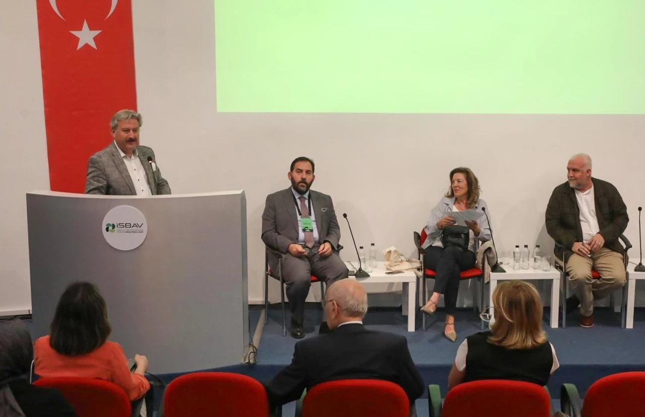 Başkan Palancıoğlu: &quot;Şehirleri imar ederken nesilleri ihmal etmiyoruz&quot;

