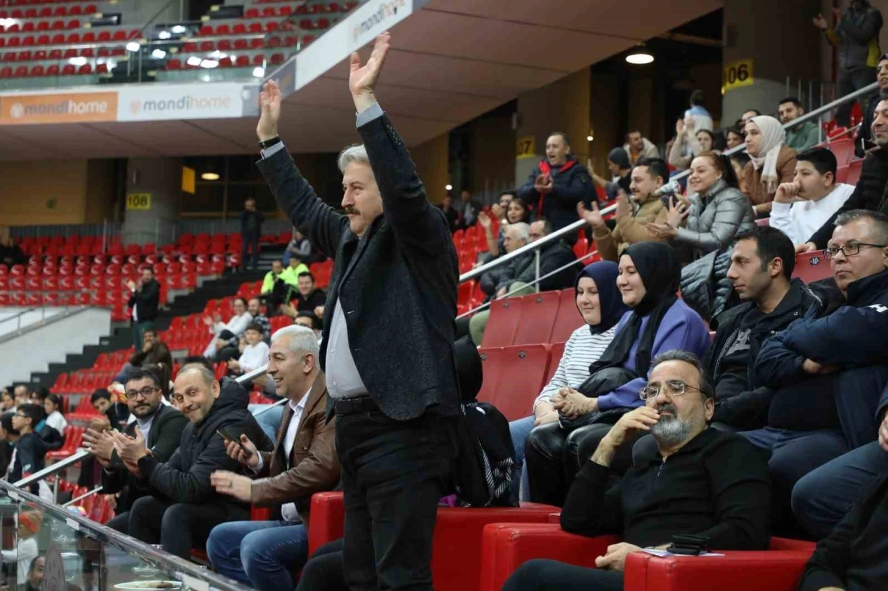 Başkan Palancıoğlu: "Şehrin takımına hep birlikte sahip &ccedil;ıkalım"
