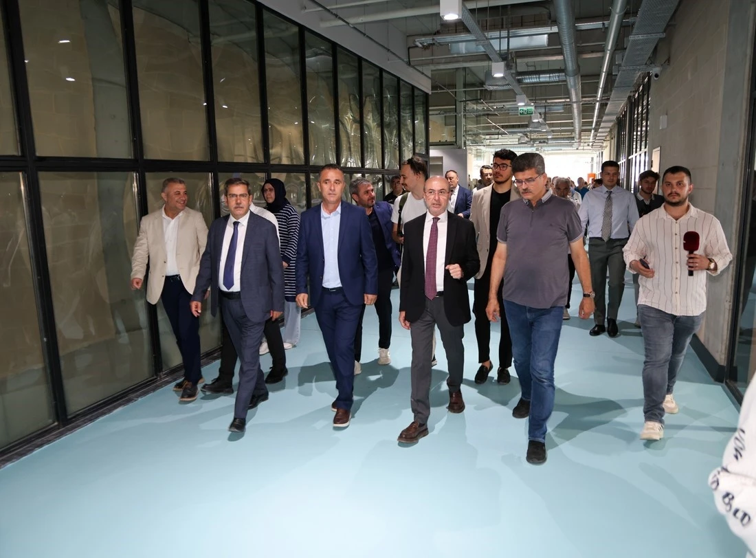 Başkan Pekyatırmacı: "Sel&ccedil;uklu&rsquo;da her alanda olduğu gibi spor alanında en iyi hizmeti &uuml;retmenin gayreti i&ccedil;erisindeyiz"
