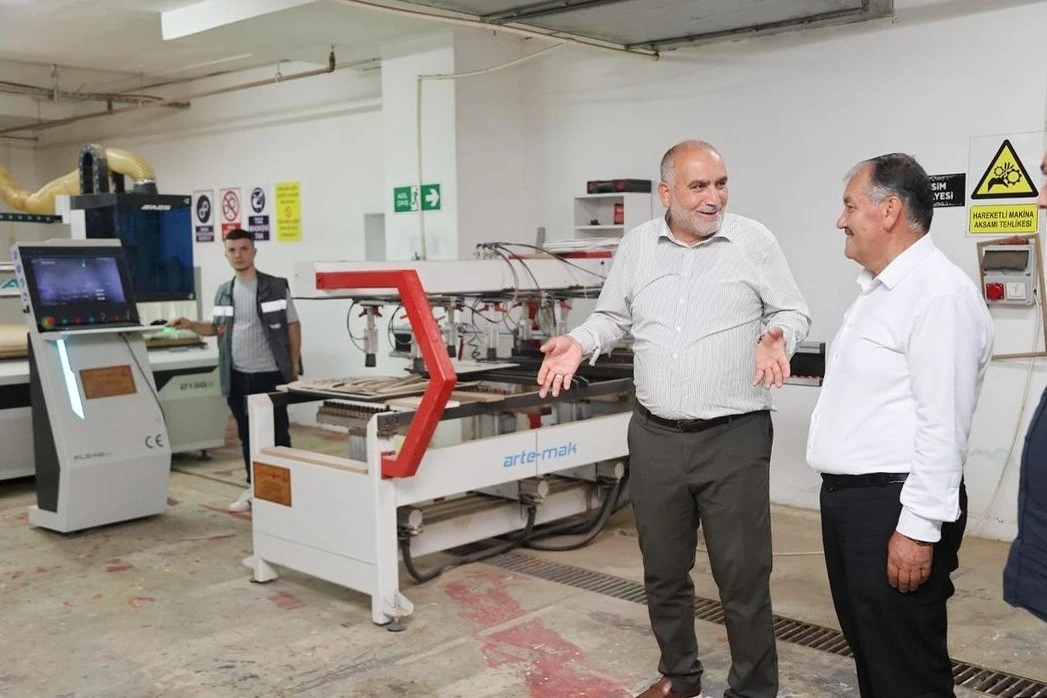 Başkan Sandıçı: &quot;Eser ve hizmet belediyeciliği anlayışıyla çalışmaya devam ediyoruz&quot;
