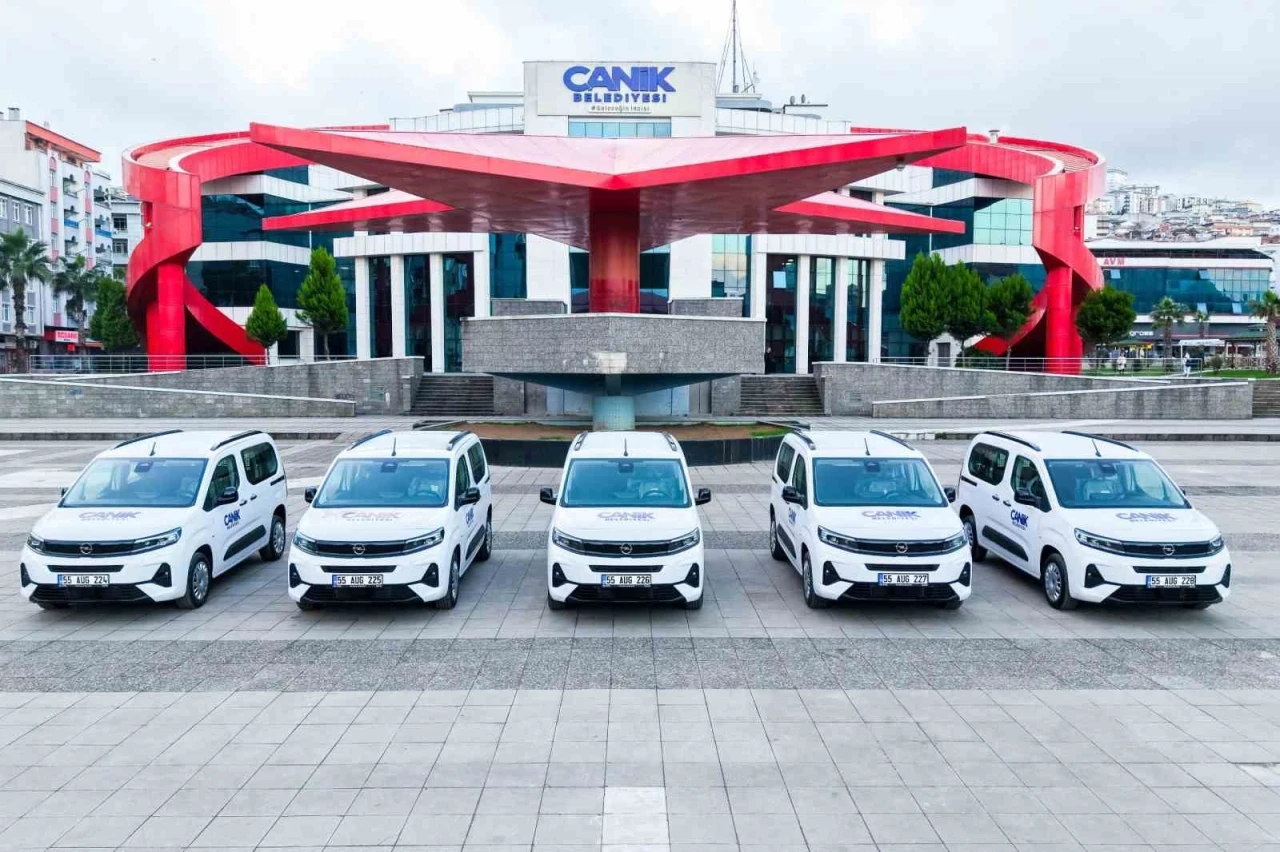 Başkan Sandık&ccedil;ı: "Ara&ccedil; filomuzun g&uuml;c&uuml;ne g&uuml;&ccedil; katıyoruz"
