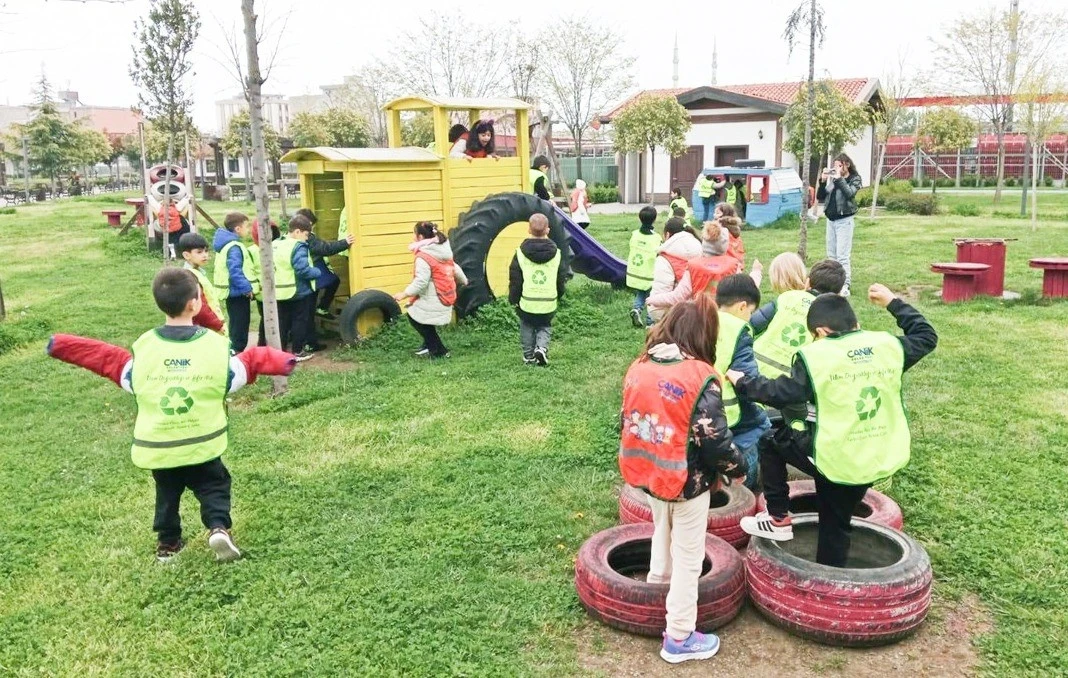 Başkan Sandık&ccedil;ı: "&Ccedil;ocuklarımıza doğa ve &ccedil;evre bilinci kazandırıyoruz"

