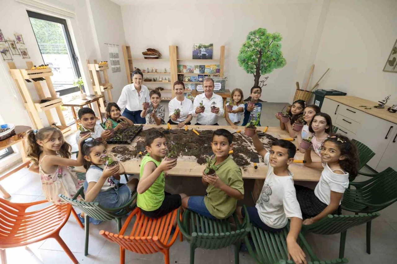 Başkan Seçer çocuklarla bir araya geldi
