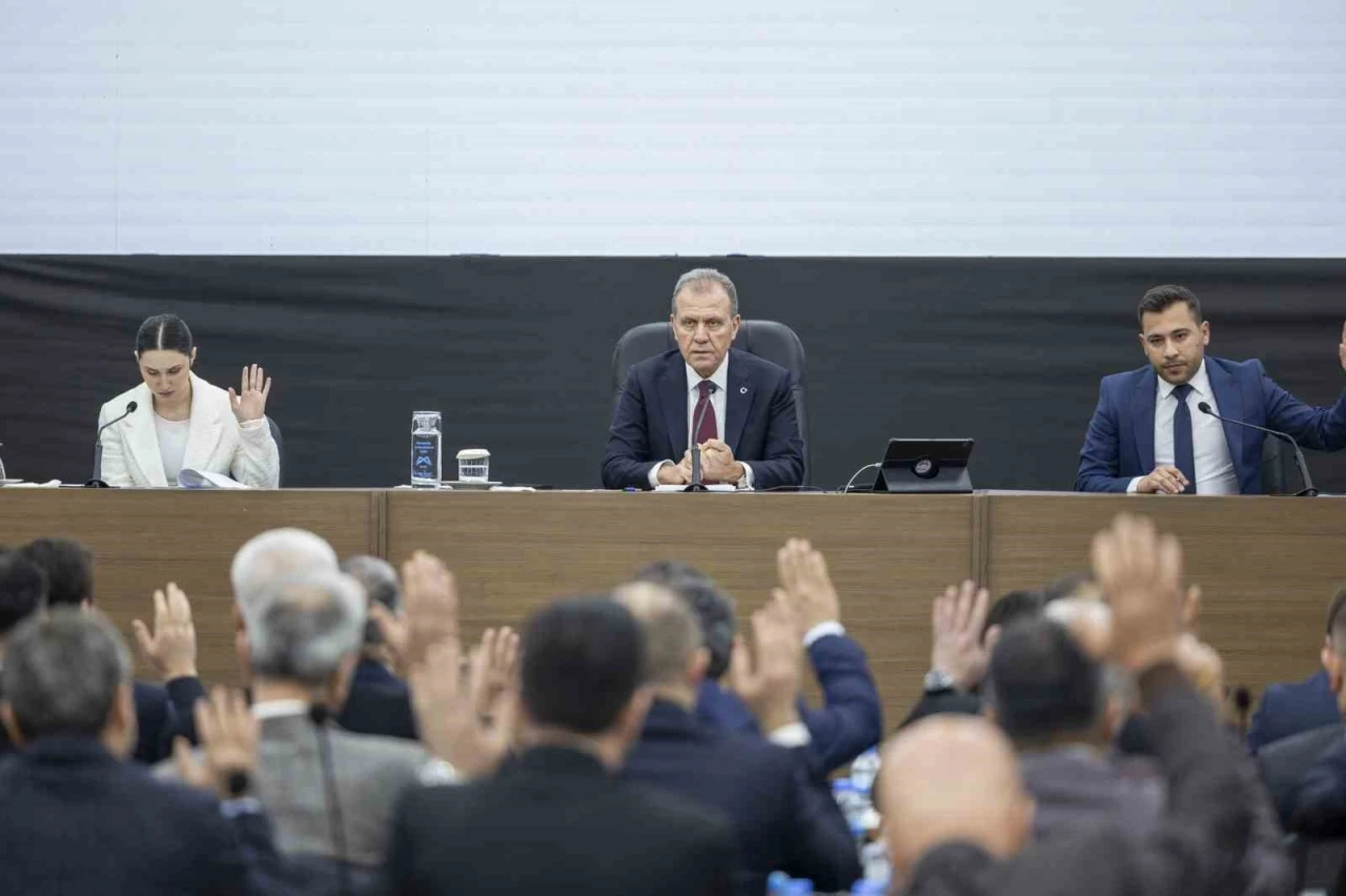 Başkan Se&ccedil;er: "441 mahallemiz kırsal mahalle stat&uuml;s&uuml;n&uuml; devam ettirecek"
