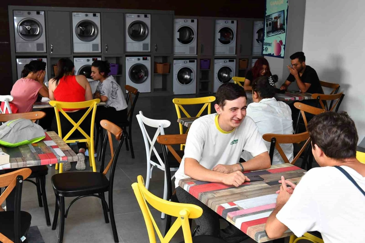 Başkan Seçer:  &quot;Gençler, hayallerinizi birlikte gerçekleştirmek için sizleri Mersin’e bekliyoruz&quot;
