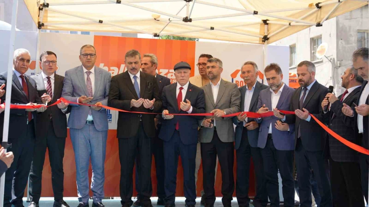 Başkan Sekmen; &quot;Halk pazarları gönül belediyeciliğinin yansımasıdır&quot;
