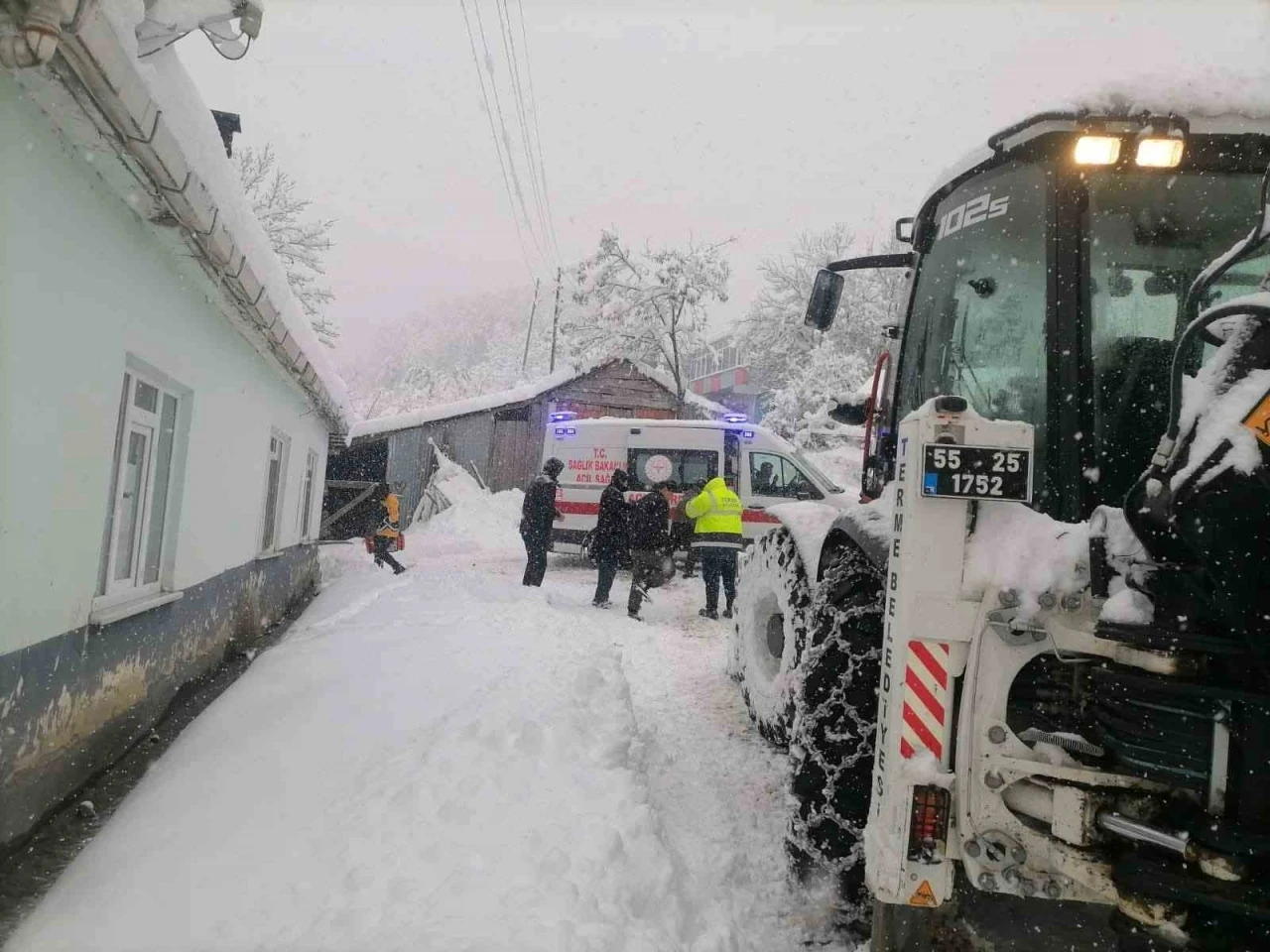 Başkan Şenol Kul: "Karın bereketini yaşıyoruz, Terme Belediyesi 7/24 sahada"
