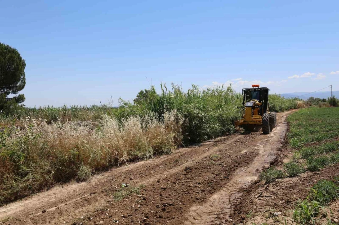 Başkan Şimşek&rsquo;ten ova yollarına yerinde inceleme
