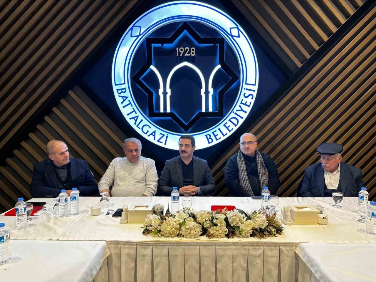 Başkan Taşkın&rsquo;dan muhtarlarla istişare toplantısı
