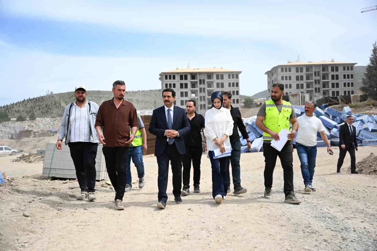 Başkan Taşkın: &quot;Hedef, Ak Oğuz Kışlası’ndaki konutları Ekim sonuna yetiştirmek&quot;
