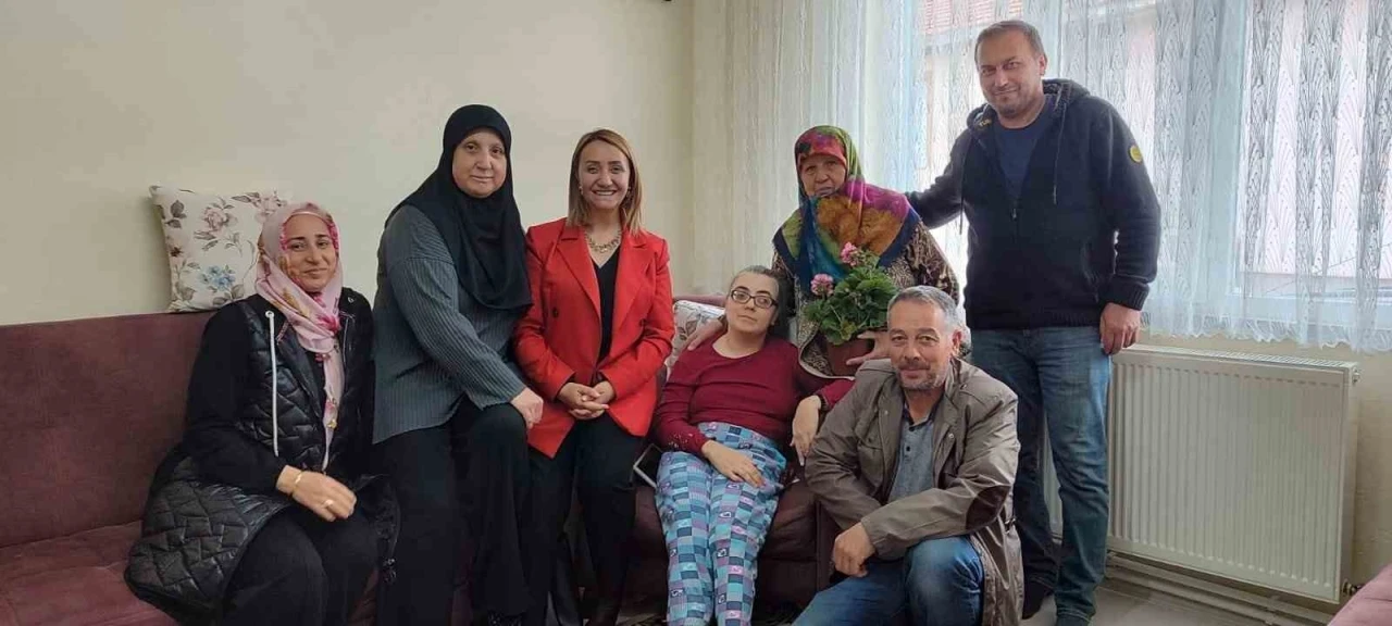 Başkan Tekin ilçedeki kadınlarla bir araya geldi
