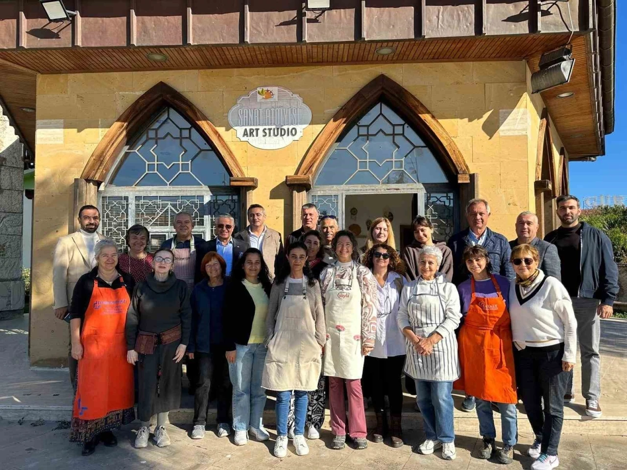 Başkan Topaloğlu: "Seramik sanatına g&ouml;n&uuml;l verenler ortaya &ccedil;ok g&uuml;zel eserler &ccedil;ıkarıyor"
