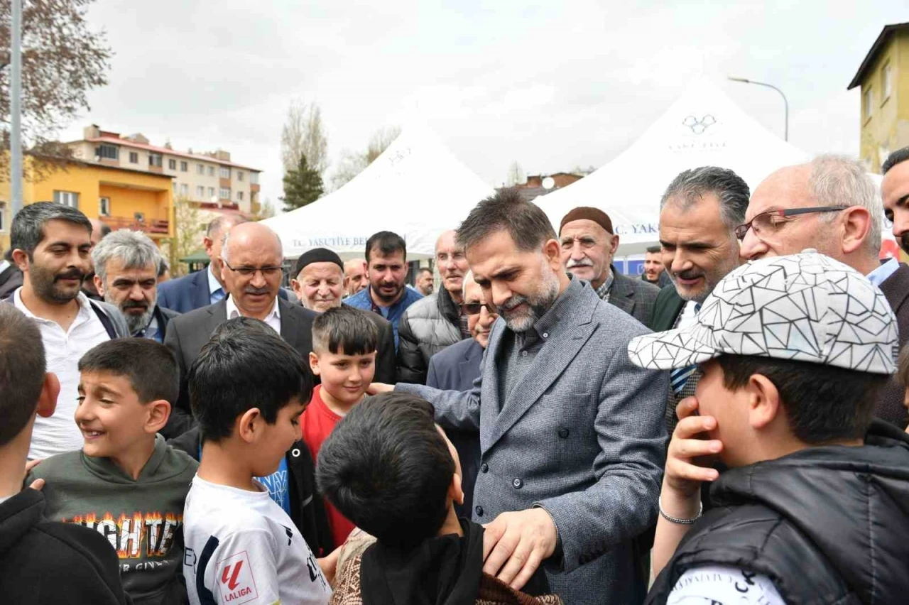 Başkan Uçar; &quot;AK Parti Belediyeciliği gönüllere dokunmaktır&quot;
