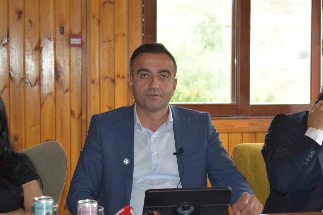 Başkan Ulutaş: &quot;Akçadağ’ı hak ettiği yere taşımak için gece gündüz çalışıyoruz&quot;

