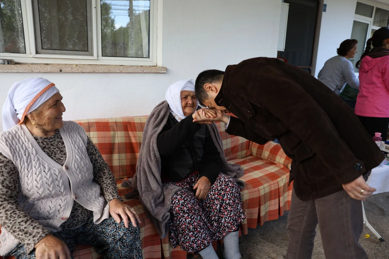 BAŞKAN ÜNLÜ: ANNELERİMİZ SEVGİNİN EN GÜÇLÜ SİMGELERİDİR