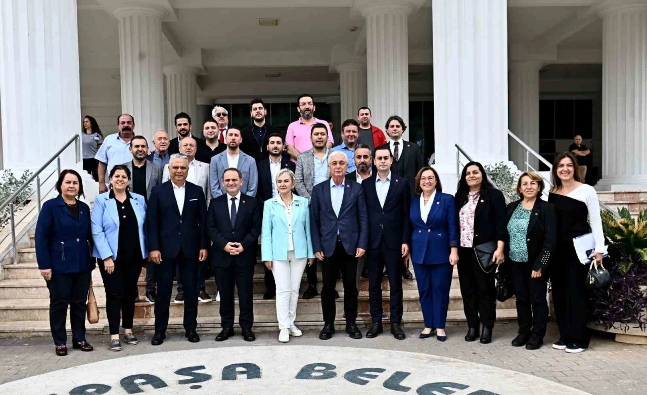 Başkan Uysal: &quot;Muratpaşa, bir altı ok belediyesidir&quot;
