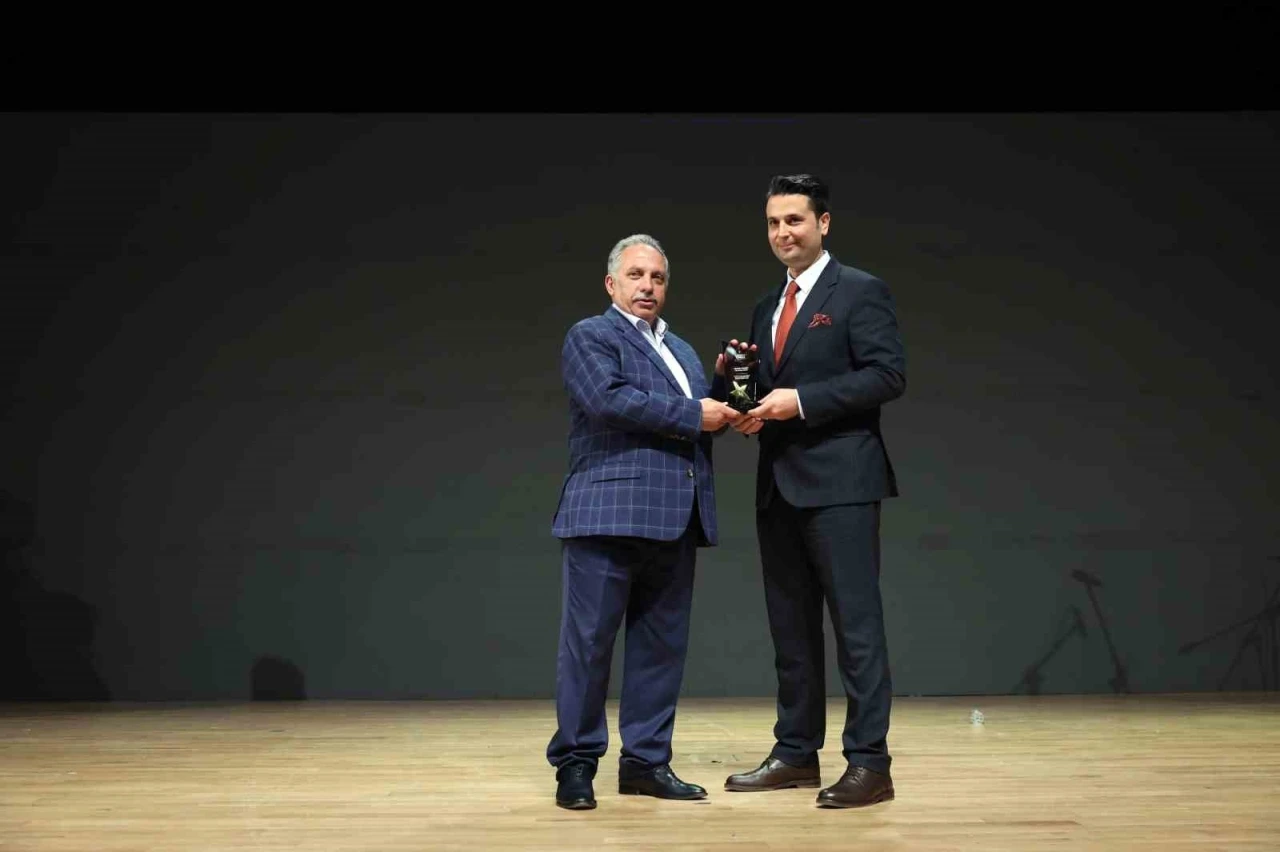 Başkan Yalçın’a ’Turizme katkı onur’ ödülü
