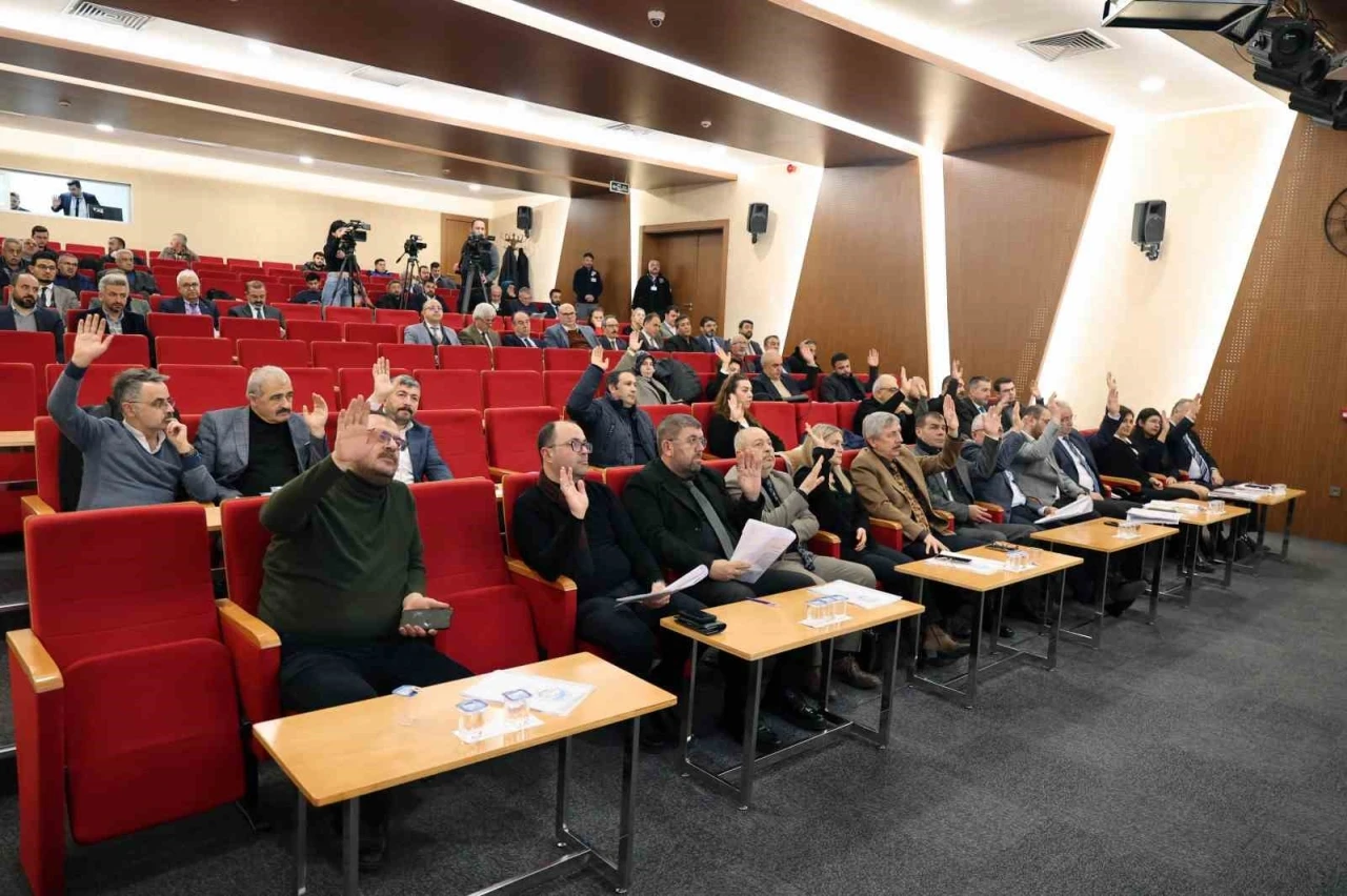 Başkan Yalçın’dan meclis üyelerine sunum