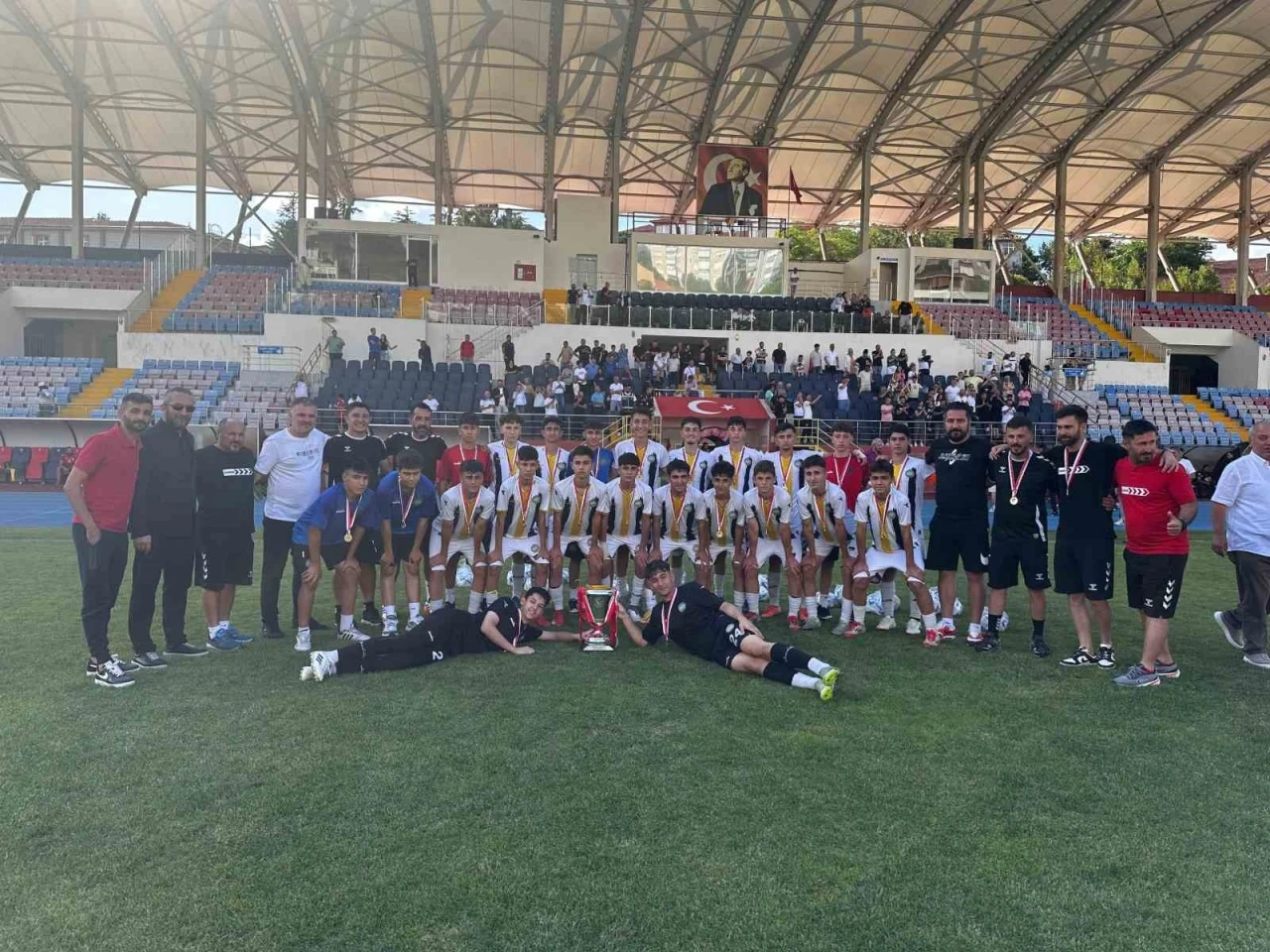 Başkan Yalçın: &quot;Şampiyonu olan U15 takımımızı yürekten kutluyorum&quot;
