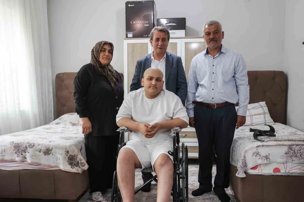 Başkan Yetişkin&rsquo;den Muhammet&rsquo;e doğum g&uuml;n&uuml; hediyesi
