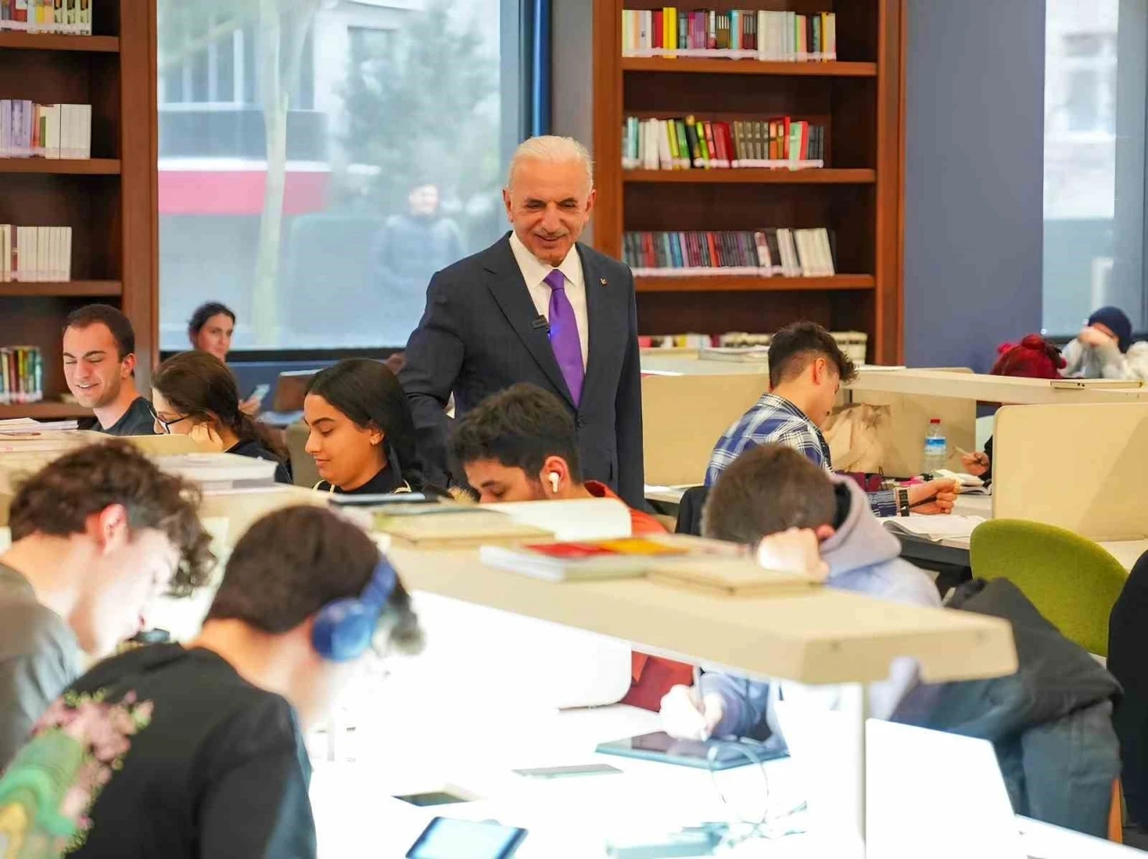 Başkan Yıldırım&rsquo;dan &ouml;ğrencilere m&uuml;jde: YKS&rsquo;ye giriş &uuml;cretleri bu sene de &Uuml;mraniye Belediyesi&rsquo;nden

