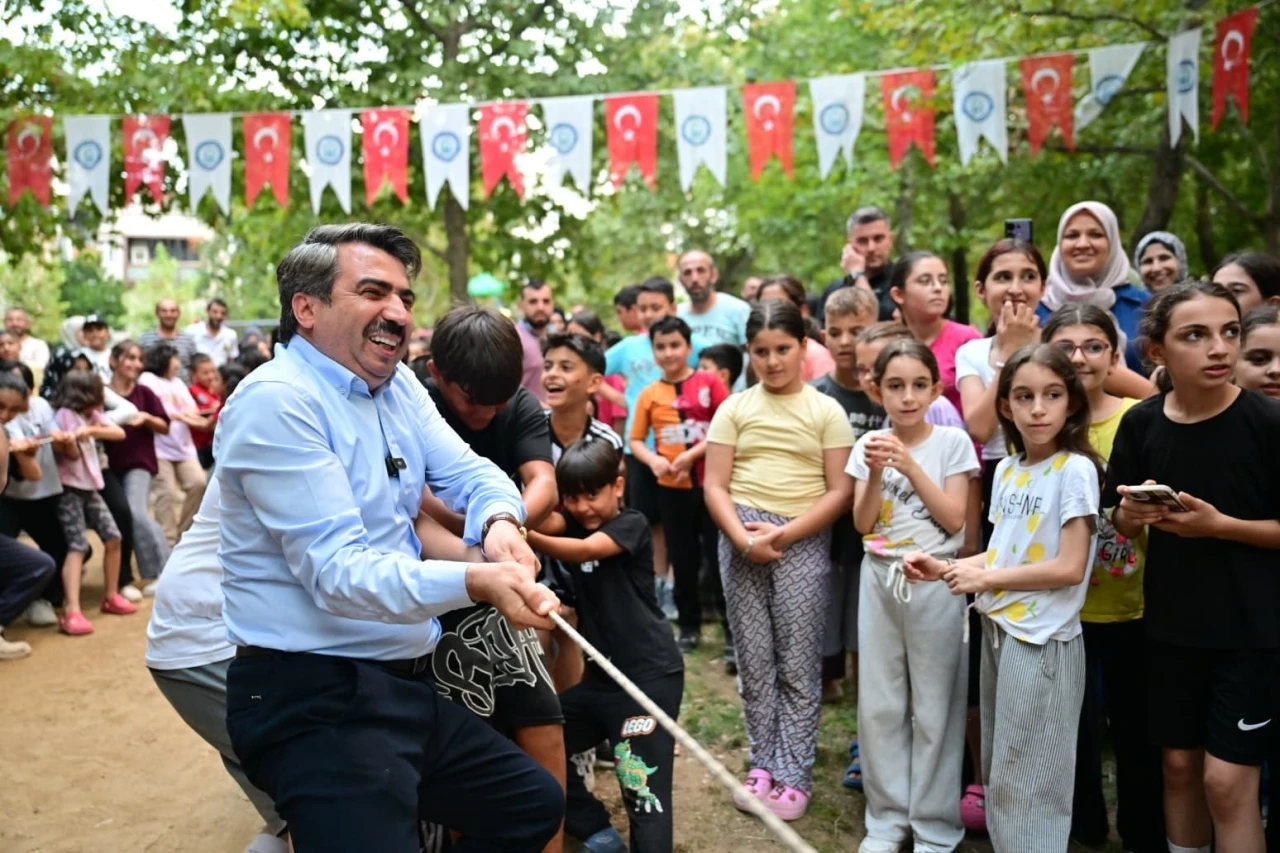 Başkan Yılmaz&rsquo;dan miniklere s&uuml;rpriz
