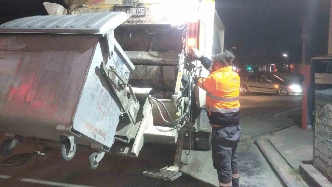 Başkan Zencirci ekipleri sahadan &ccedil;ekti
