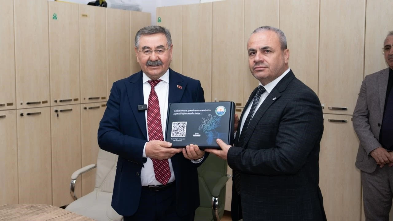 Başkanı Odabaşı, Öğretmenler Günü’nde eğitim camiasıyla buluştu
