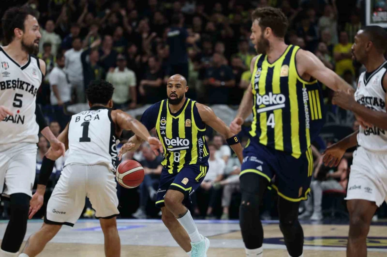 Basketbol S&uuml;per Ligi&rsquo;nde final serisi 3. ma&ccedil;ı yarın oynanacak
