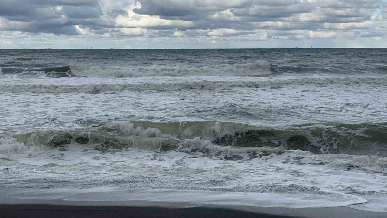 Batı Karadeniz&rsquo;de fırtına etkili oluyor
