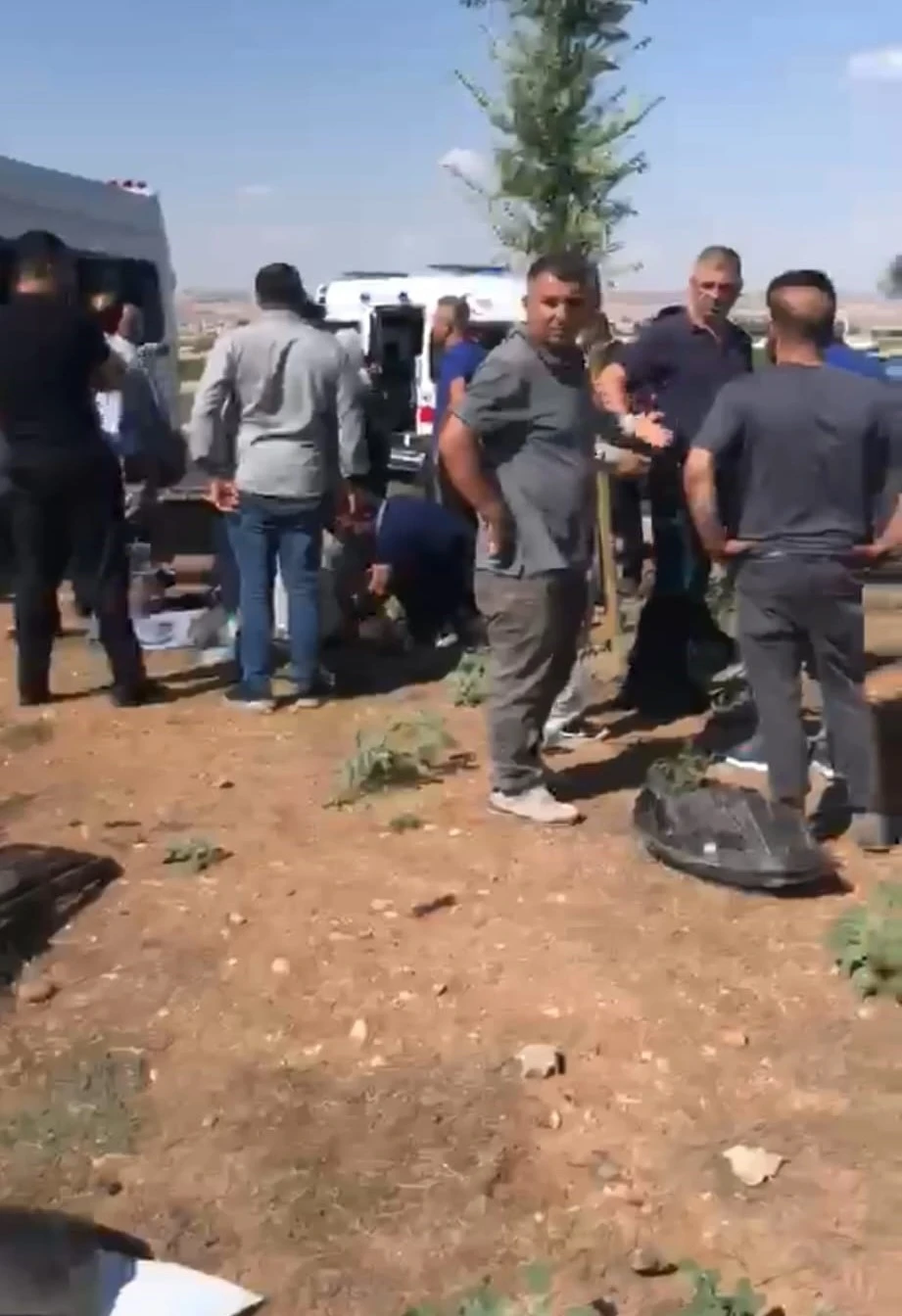 Batman &ccedil;evre yolunda para nakil aracı ile minib&uuml;s &ccedil;arpıştı: 15 yaralı
