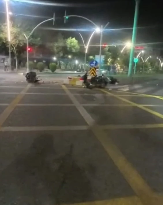Batman’da 2 kişinin yaralandığı kaza anı güvenlik kameraları