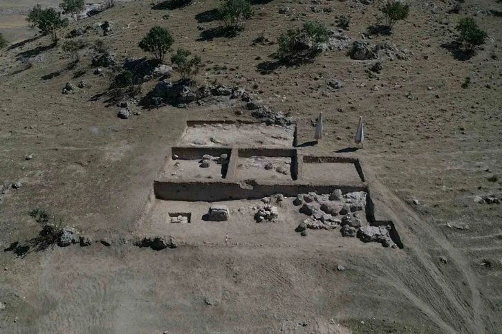 Batman&rsquo;da 3 bin yıllık nekropol bulundu
