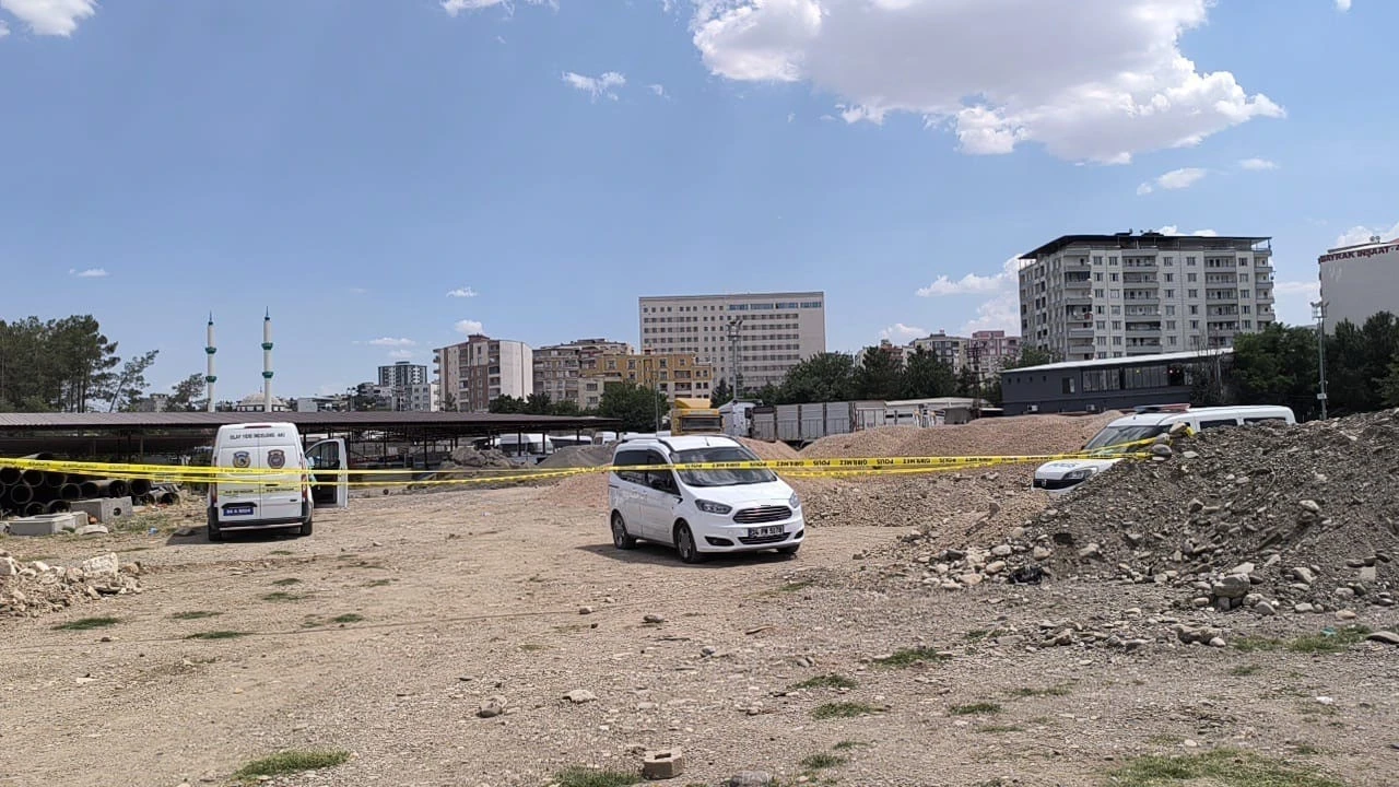 Batman&rsquo;da 7 aylık hamile eski eşini &ouml;ld&uuml;ren şahıs Siirt&rsquo;te aranıyor
