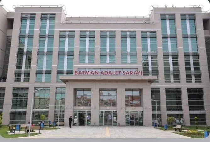 Batman’da bir öğretmen istismar iddiasıyla tutuklandı
