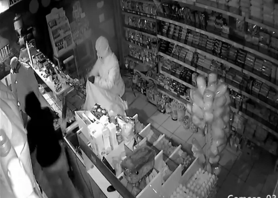 Batman’da market hırsızları güvenlik kameralarına takıldı