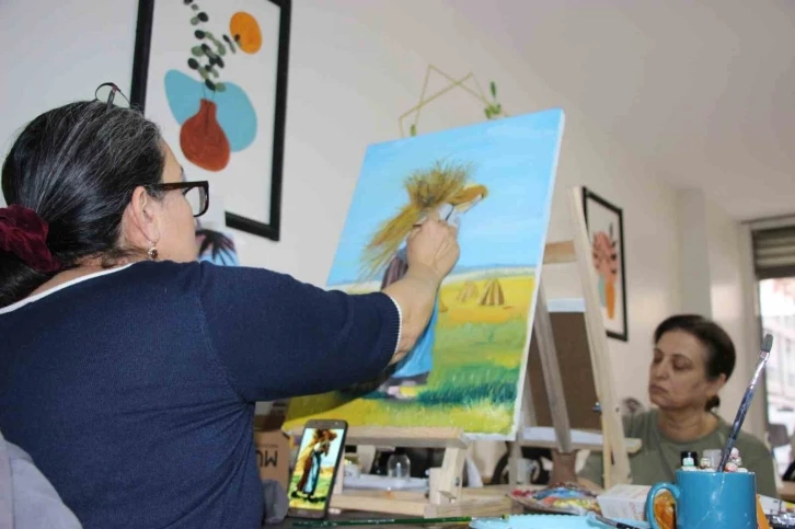 Batman&rsquo;da sanat at&ouml;lyesinde eğitim alan kadınlar gelir kapısı oluşturdu
