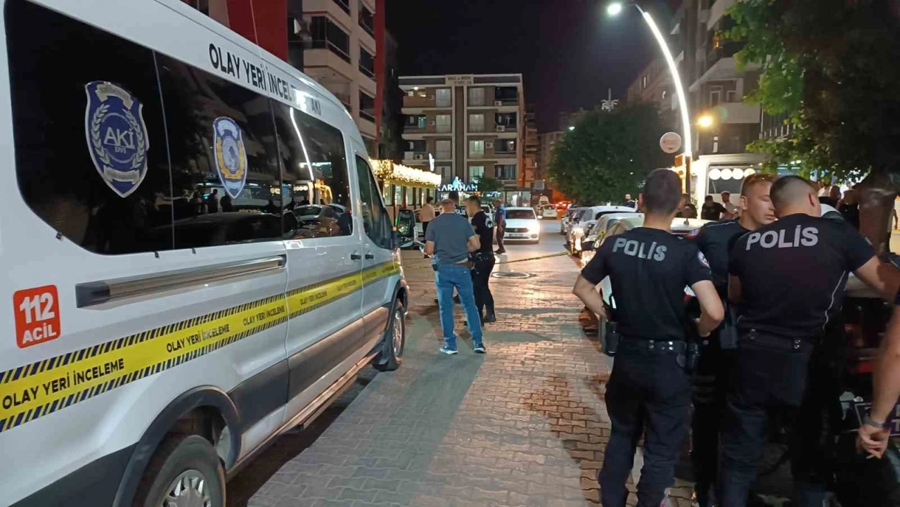 Batman&rsquo;da silahlı saldırı: Kurşunlar park halindeki araca isabet etti

