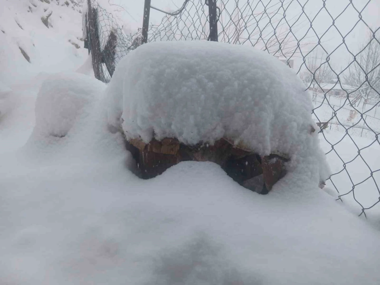 Batman&rsquo;da son 20 yılın en sert kışında ekiplerin &ccedil;alışmaları s&uuml;r&uuml;yor
