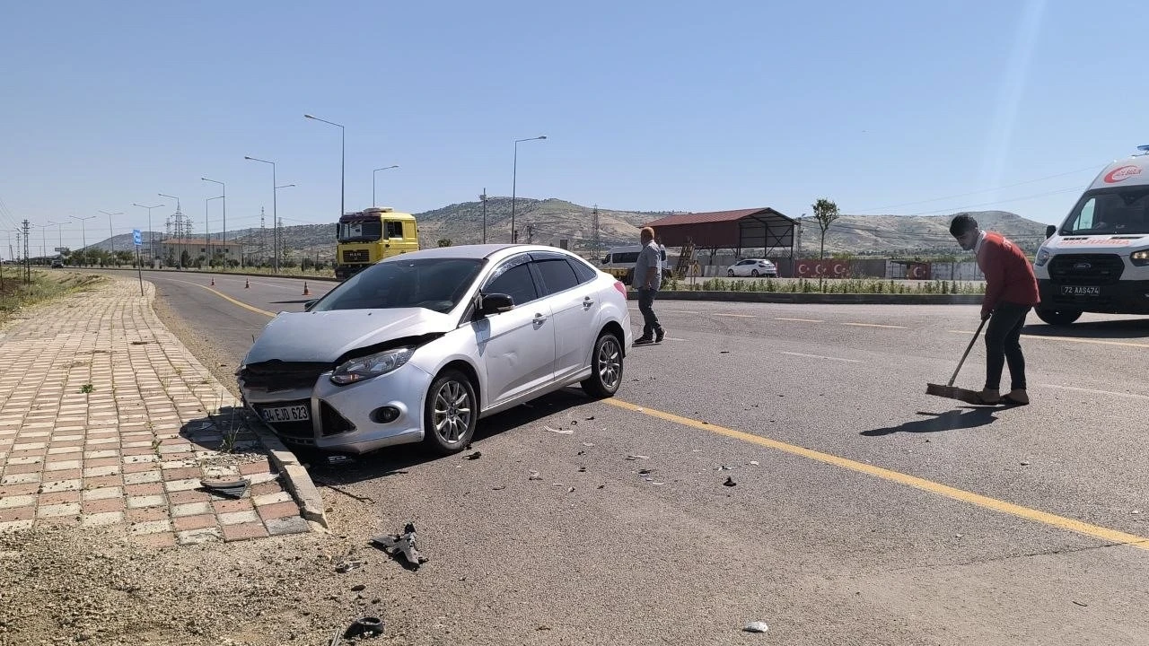 Batman&rsquo;da trafik kazası: 3 yaralı
