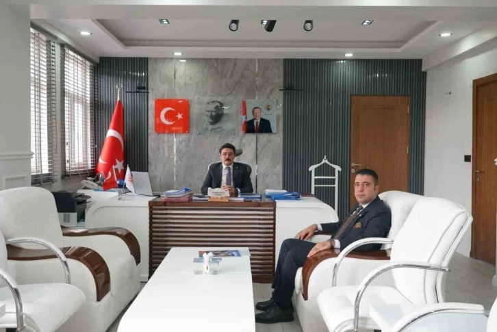 Batman&rsquo;lı iş adamı Ekremoğlu, Beşiri kaymakamıyla bir araya geldi
