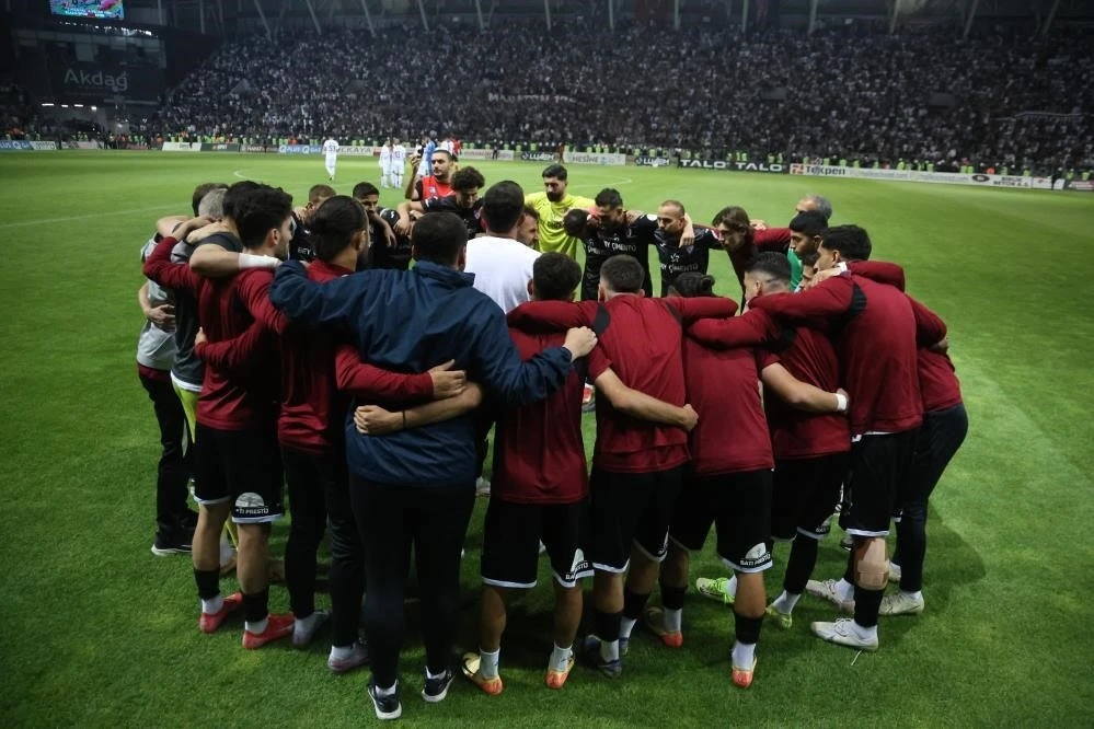 Batmanspor ve Vanspor taraftarlarını taşıyan araçlar, Kayseri’de oynanacak final öncesi Elazığ güzergahını kullnamayacak

