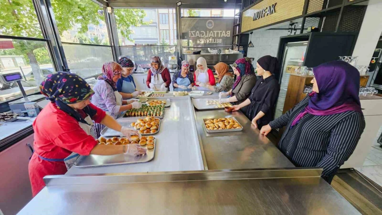 Battalgazi Belediyesi Kadın Kooperatifi, Trafik Park&rsquo;ta hizmet vermeye başladı
