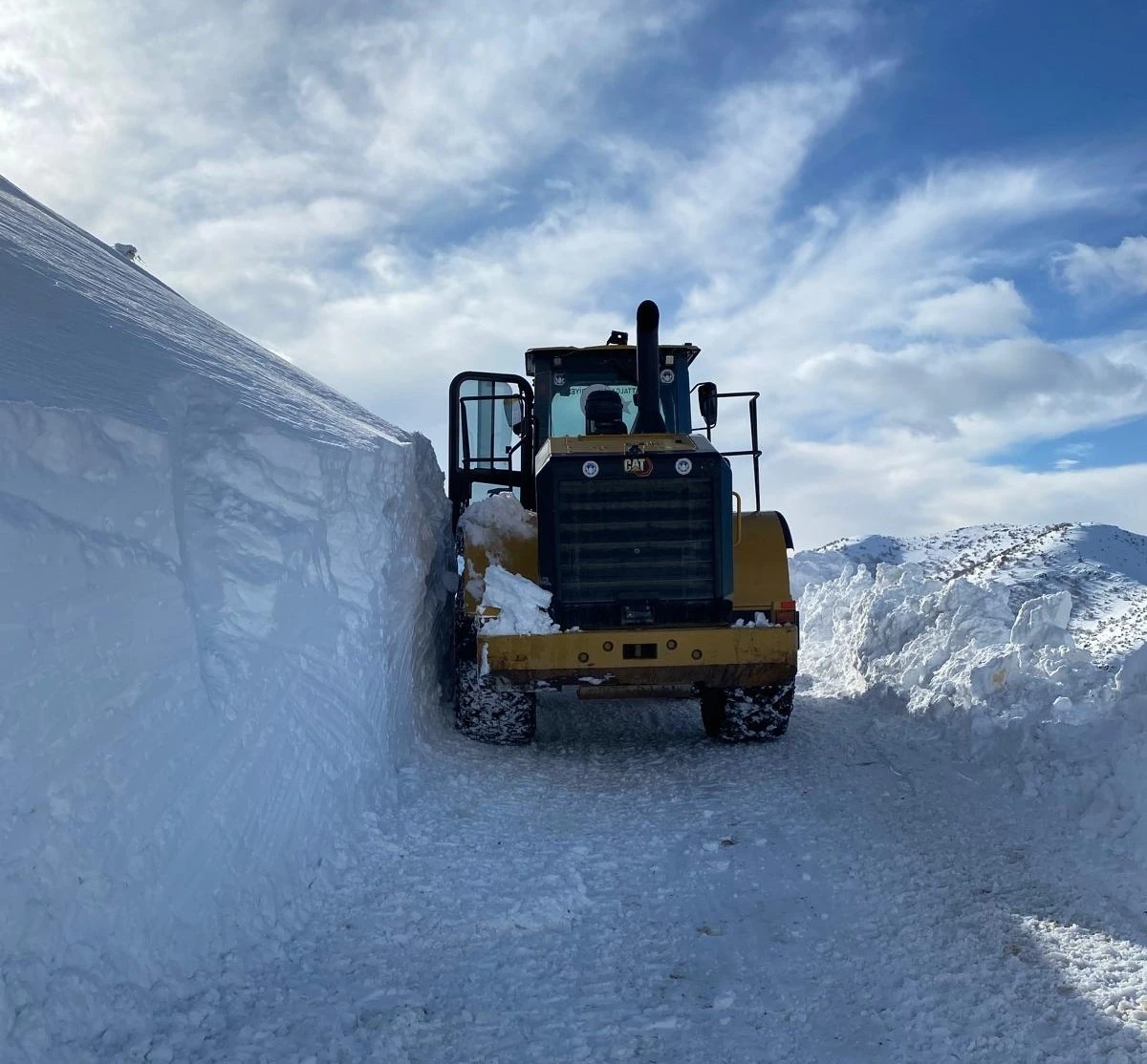 Battalgazi&rsquo;de 1 metreyi bulan karla m&uuml;cadele
