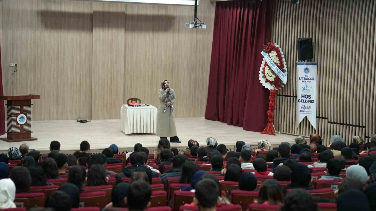 Battalgazi’de &quot;Uzaktan Sevmek Kudüs&quot; programına yoğun ilgi
