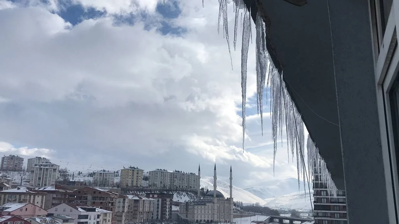 Bayburt gündüz sıcak gece soğuk