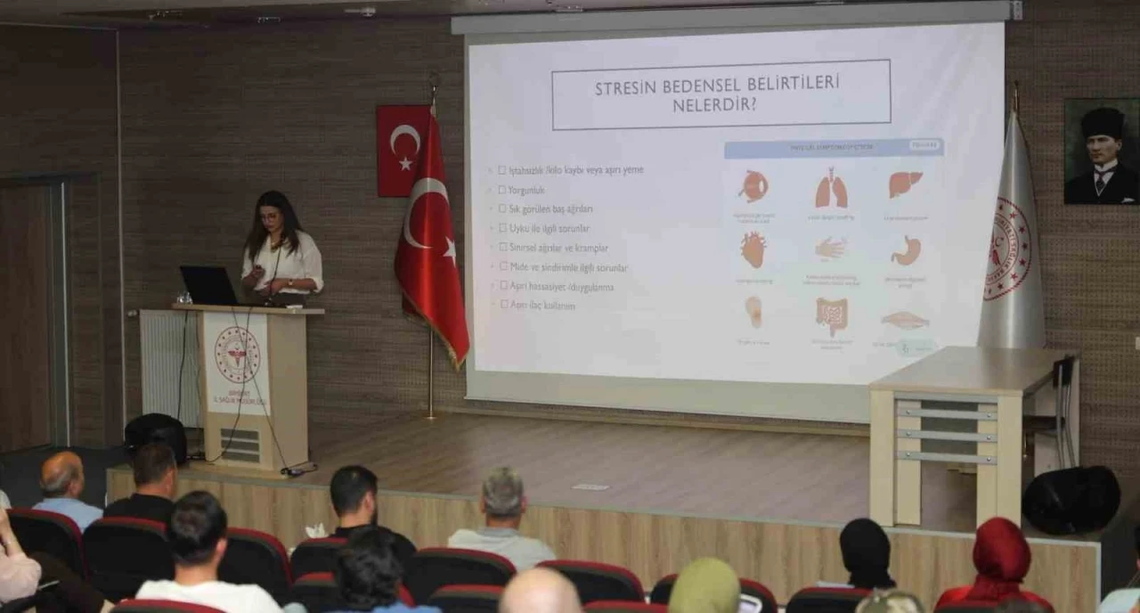Bayburt İl Sağlık M&uuml;d&uuml;rl&uuml;ğ&uuml;nden personele stres y&ouml;netimi eğitimi
