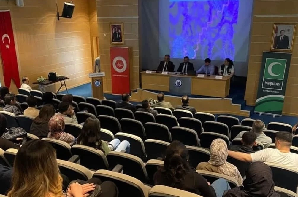 Bayburt’ta bağımlılıkla mücadele konulu panel düzenlendi
