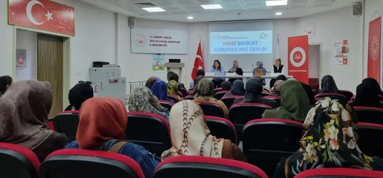 Bayburt&rsquo;ta &lsquo;Bir Yetime Aile Olmak&rsquo; konulu panel d&uuml;zenlendi
